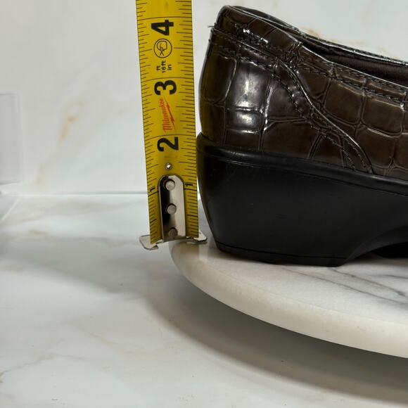 Clarks Bendables Brown Croc Embossed Loafers Comfort Slip-On Size 9.5M - Picture 5 of 14